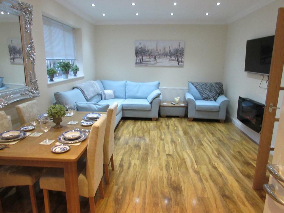 Apartment 1 Exquisite Two King Bedroom With En Suites - Close To The Town Centre, Rail, Airport And Theatre Darlington  Eksteriør bilde