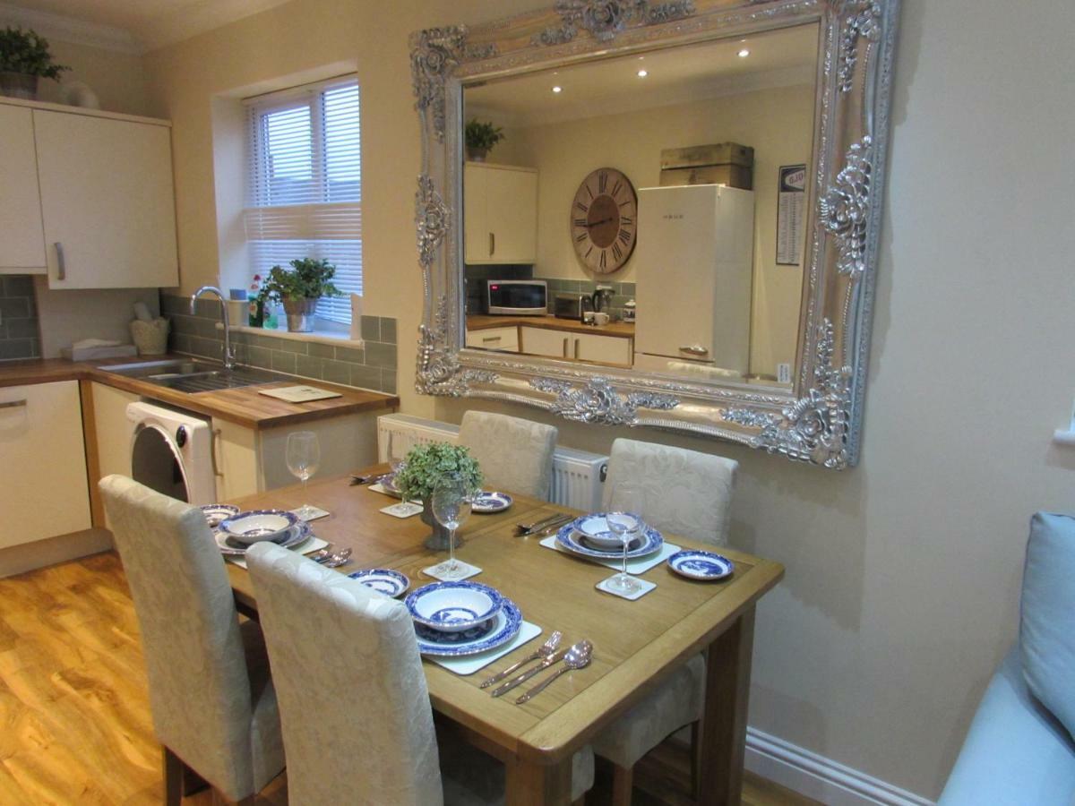 Apartment 1 Exquisite Two King Bedroom With En Suites - Close To The Town Centre, Rail, Airport And Theatre Darlington  Eksteriør bilde